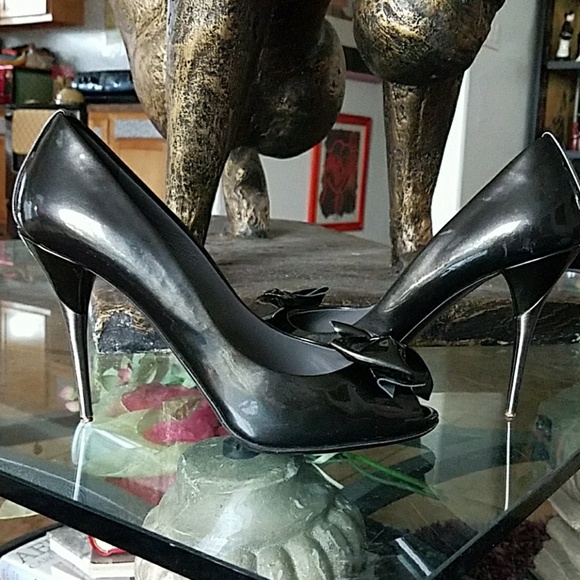 Miu Miu Shoes - 🐝Miu Miu Heels gunmetal patent leather size 7.5